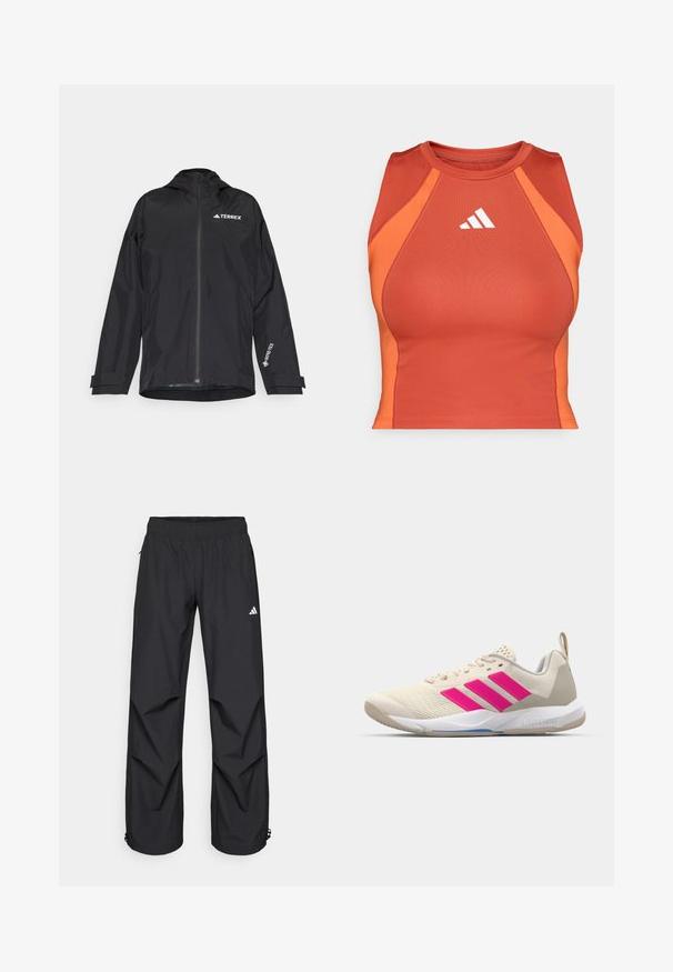 Sort vandtæt jakke med lynlås foran, hætte og justerbare ærmer. Har hvide logo detaljer og en tekstureret inderside.; Orange atletisk crop top lavet af glat, strækbart materiale. Har en racerback-design og hvidt logo på forsiden.; Sorte, letvægts, vandtætte bukser med elastisk talje, sidelommer og justerbare manchetter. Har et hvidt logo på venstre lår.; Beige sportsko med pink tre-stribede logo, tekstureret mesh overdel, polstret krave og hvid gummisål, med "LIGHTSTRIKE" branding.