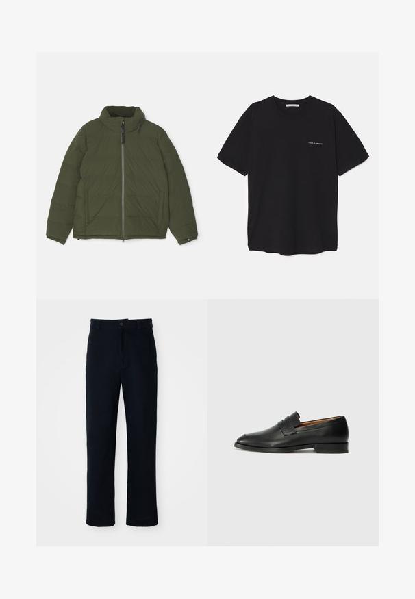 ASPESI POCOELASTICO - Doudoune - verde/green; T-shirt en coton noir avec un col rond, des manches courtes et un logo blanc imprimé sur la poitrine gauche. Design simple, couleur unie.; Pantalon bleu marine en coton, avec une coupe droite, une fermeture à bouton à l'avant et une taille classique avec passants de ceinture.; Mocassin en cuir noir avec un bout arrondi, des coutures subtiles et un talon bas, présentant une texture lisse et un design minimaliste.