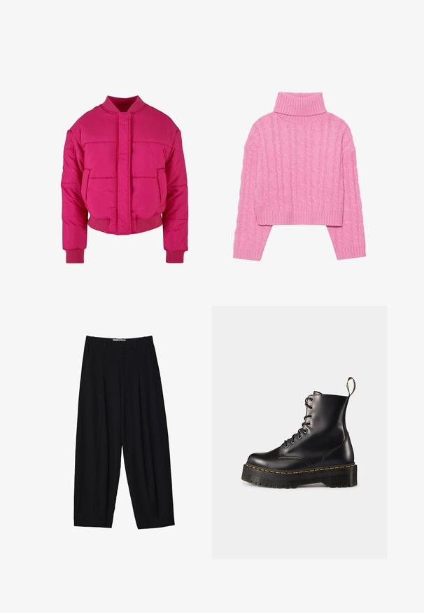Svijetlo ružičasta skraćena puffer jakna s okruglim ovratnikom, rebrastim rukavima i prednjim zatvaranjem. Ima kviltane panele i glatku teksturu.; Kratki ružičasti pulover s visokim ovratnikom napravljen od teksturirane pletene tkanine, s rebrastim ovratnikom i manžetama, dugim rukavima i uskim rubom.; Crne široke hlače od laganog materijala, s prednjim plitkim nabora, klasičnim pojasom i bočnim džepovima. Glatka tekstura.; Crne kožne čizme s vezanjem do članka, s debelim crnim potplatom i žutim šavom. Imaju traku za povlačenje na stražnjoj strani i okrugle metalne rupice.