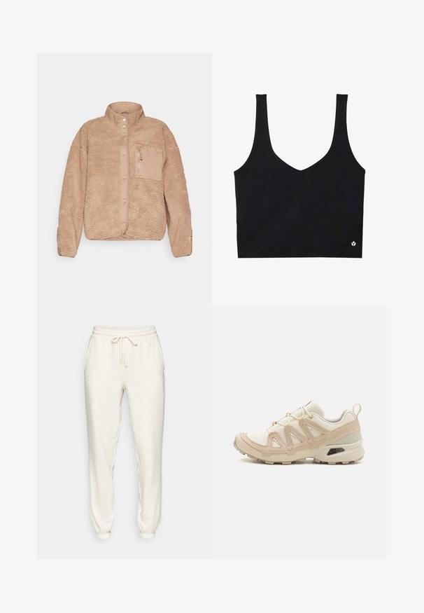 Béžová fleecová bunda s vysokým límcem, vybavená předním zipovým kapsou a zapínáním na cvoky. Texturovaný povrch s jemným zakončením.; Černá sportovní podprsenka s širokými ramínky, designem do V, strukturovanou tkaninou a detailem loga na lemu. Hladký povrch, minimalistický styl.; Světlé béžové tepláky vyrobené z měkké látky, s elastickým pasem na šňůrku, bočními kapsami a manžetami na kotnících.; Béžová a krémová sportovní obuv s texturovaným síťovaným svrškem, podpůrnými překryvy a gumovou podrážkou s dezénem pro lepší přilnavost.