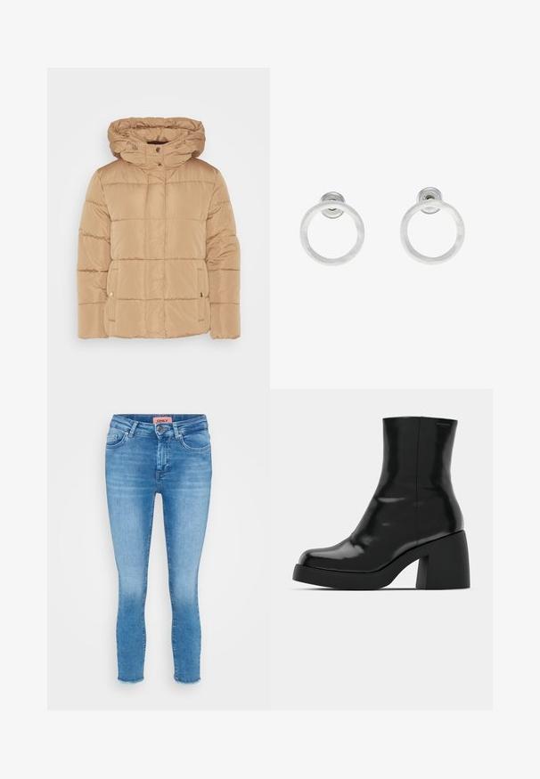 Beżowa kurtka puchowa z kapturem, z poziomym przeszyciem, zapięciem na zatrzaski i bocznymi kieszeniami. Wykonana z gładkiego, wodoodpornego materiału.; Trzy długie rękawy topy typu crop, ułożone jeden na drugim, w kolorach białym, beżowym i stłumionym turkusowym, z okrągłymi dekoltami na jasnoszarym tle.; Jasnoniebieskie jeansy typu skinny z średnim stanem, pięcioma kieszeniami i surowym wykończeniem przy kostkach. Widoczna metka marki przy talii.; Czarne botki za kostkę o błyszczącej wykończeniu, kwadratowym czubku i grubym słupkowym obcasie. Projekt charakteryzuje się bezszwową sylwetką i minimalną marką.; Srebrne metalowe kolczyki w kształcie obręczy z matową teksturą, z okrągłym wzorem i przezroczystym zapięciem typu post, zapewniającym bezpieczne noszenie.