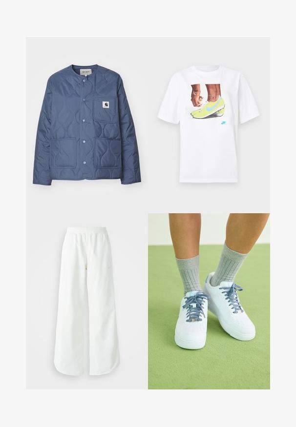 Carhartt WIP SKYLER petrol; Biała bawełniana koszulka z grafiką stóp w żółtych korkach Nike z niebieskimi akcentami, w połączeniu z bransoletką na lewym nadgarstku.; Białe szerokie spodnie sportowe z podwyższonym stanem i subtelnym logotypem. Gładki materiał z luźnym krojem i zwężającym się dołem.; Białe skórzane sneakersy z niebieskimi akcentami, perforowanym wzorem na palcach oraz teksturowanymi niebiesko-białymi sznurowadłami, noszone z szarymi skarpetkami w prążki.