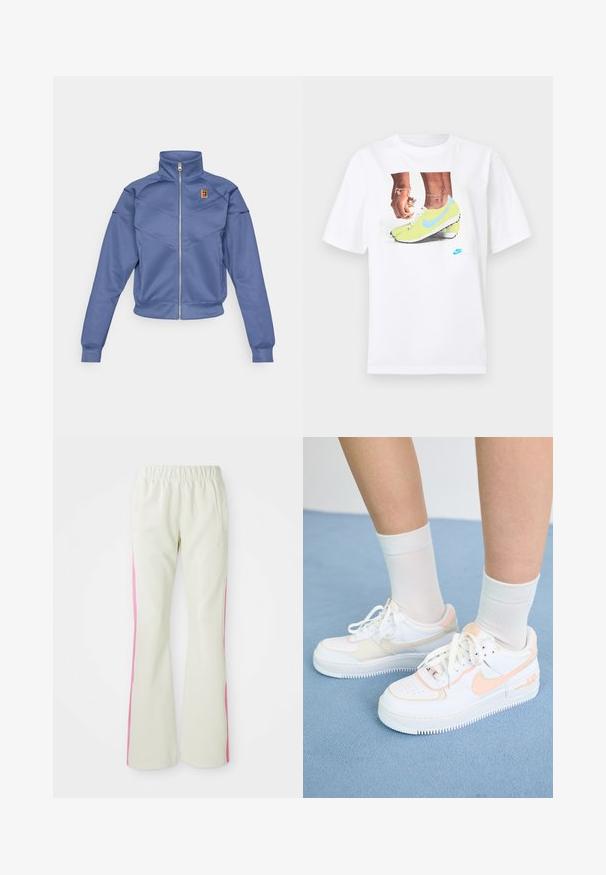 Modra zip-up jakna z visokim ovratnikom, ki ima geometrični vzorec in majhen logotip na levi prsni strani. Narejena iz gladkega materiala.; Bela bombažna majica s potiskom nog v rumenih Nike kopačkah z modrimi dodatki, dopolnjena z zapestnico na levi roki.; Svetlo bež hlače z elastičnim pasom, ki imajo roza stranske panele in stranske žepe. Gladko teksturo in ravno krojenje.; Bele tenevke z breskevimi poudarki, gladka usnjena zgornja površina, perforiran prst, teksturiran podplat in vezalke. Uporabljene z belimi nogavicami na modri površini.