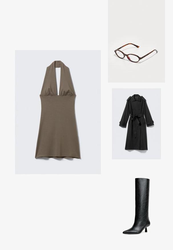 Palton negru până la gleznă, fabricat din țesătură netedă. Dispune de un front cu două rânduri de nasturi, revere late, epauleți pe umeri și un cordon de legare.; Rochie cu gât halter în verde măsliniu, realizată dintr-un material moale și elastic. Prezintă o talie strânsă și o fustă evazată, cu o textură netedă.; Botă neagră până la genunchi fabricată din piele texturată. Prezintă un vârf ascuțit și un toc mic, evazat. Design elegant, neted, cu accente minime.; Ochelari de soare cu rame din fâșii de țestoasă, cu lentile ovale, având un cadru întunecat cu modele în nuanțe de maro deschis și închis, și cu temple subțiri și curbate.