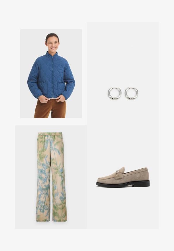 Blå quiltet jakke med lynlås foran, høj krave og to lommer. Har buede syninger og en afslappet pasform. Tekstureret, mellemvægtigt materiale.; Hvid langærmet skjorte med knaplukning, der har klassisk krave, blød tekstur og lige snit med en let kant forneden.; Afslappet pasform, letvægtsbukser i beige med grønne og blå palmebladprint, med elastisk talje og vide ben.; Beige ruskinds loafers med en flad sort sål, der har en dekorativ sølvspænde og subtile syninger på overdelen.; Sølv hooped øreringe med en poleret finish, der har en cirkulær form og en hængsel-lukning, som understreger et slankt og minimalistisk design.