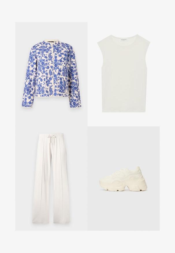 Quiltet jakke med blå blomsterprint på en kremfarget bakgrunn, med rund hals og to frontlommer.; Hvit ermeløs topp med rund hals. Laget av glatt stoff, har den en avslappet passform og minimalistisk design. Ingen mønstre eller detaljer.; Lyse beige joggebukser laget av mykt stoff, med snor i livet, vide ben og vertikale sømmer, med en jevn tekstur.; Chunky hvite sneakers laget av teksturert mesh og syntetiske materialer, med en tykk såle og intrikate mønsterdetaljer langs sidene.