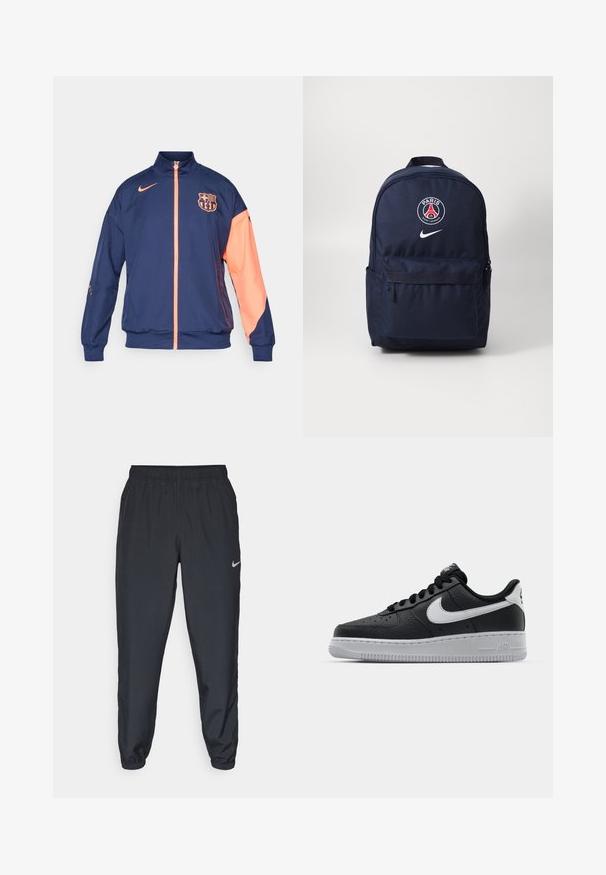 FC Barcelona Nike Jacke in Dunkelblau mit korallenfarbigen Akzenten, ausgestattet mit einem vollen Reißverschluss, hohem Kragen und Logo auf der Brust und dem Arm.; Weiße Baumwoll-T-Shirts, kurze Ärmel, Rundhals-Design, schlichte Textur, in einer Reihe gestapelt, mit dezentem Branding am Hals.; Schwarze Trainingshose aus einem leichten Stoff mit elastischem Bund, Knöchelabschlüssen und einem dezenten Nike-Logo auf der linken Seite.; Schwarze Ledersneaker mit strukturierten Oberflächen, weißem Nike-Swoosh, grauer Sohle, runder Zehenpartie und Schnürdesign. Verfügt über Perforationen an der Zehenbox.; Marineblauer Rucksack mit Reißverschluss, ausgestattet mit einer Fronttasche und einem Paris Saint-Germain-Logo in Rot, Weiß und Blau. Nike-Logo unten.