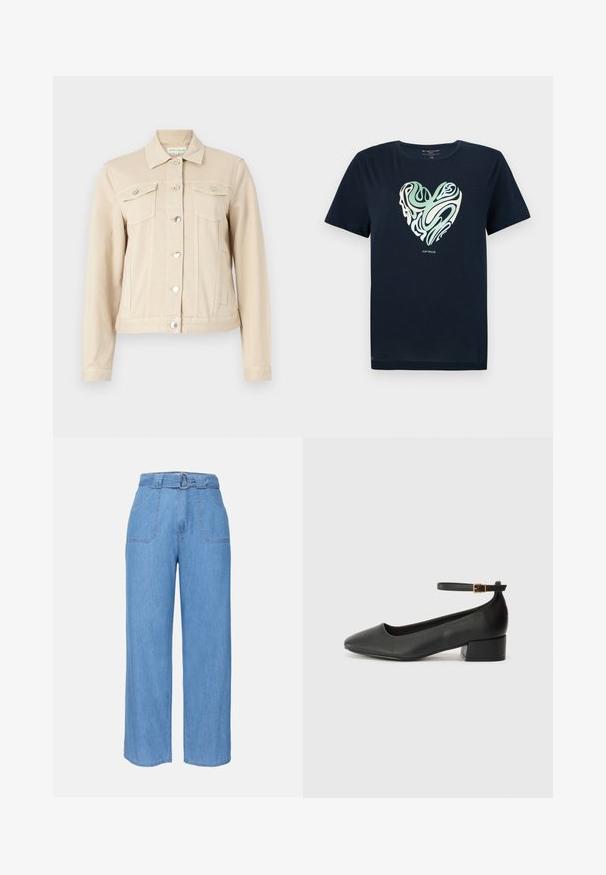 Beige denim jasje met een kraag, zilveren drukknoopjes, twee borstzakken en een getailleerd ontwerp. Prestigeuze textuur en casual silhouette.; Navyblauwe katoenen T-shirt met een hartvormige graphic in groene en crèmekleurige spiraalpatronen. Ronde hals, korte mouwen en een rechte zoom.; Lichtblauwe denim broek met wijde pijpen, een ceintuur in de taille, twee voorzakken en een effen structuur. Heeft een minimalistisch ontwerp en strakke lijnen.; Zwarte leren pump met een spitse neus en een lage blokhak. Beschikt over een enkelband met een goudkleurige gespsluiting. Gladde textuur.
