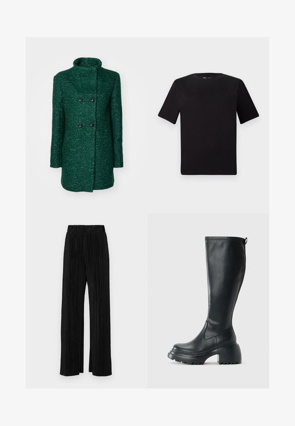 Grüner doppelt knopfbarer Mantel mit hohem Kragen, aus strukturiertem Material und zwei schwarzen Knöpfen. Gerader Schnitt und lange Ärmel.; Schwarzes T-Shirt mit kurzen Ärmeln und Rundhalsausschnitt, aus weichem Baumwollmaterial gefertigt. Schlichtes Design, keine sichtbaren Logos oder Muster.; Schwarze plissierte Hose mit elastischem Bund. Verfügt über weite Hosenbeine und einen glatten, strukturierten Stoff mit vertikalen Streifen.; Hoher schwarzer Lederstiefel mit einer robusten Plateausohle und Blockabsatz, der über eine Zuglasche und ein strukturiertes Profil an der Außensohle verfügt.