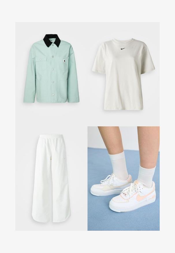 Mintgroene jas van katoen met een zwarte corduroy kraag. Beschikt over twee borstzakken en twee grote zakken aan de voorkant, met zilveren drukknoopsluitingen.; Witte katoenen t-shirt met een ronde halslijn en korte mouwen. Heeft een klein zwart Nike-logo op de borst. Eenvoudig en onopgesmukt ontwerp.; Witte atletische broek met wijde pijpen, een geribde tailleband en subtiele logodetails. Soepele stof met een relaxte pasvorm en taps toelopende zoom.; Witte sneakers met perzikkleurige accenten, glad leren bovenwerk, geperforeerde neus, textuurzool en veters. Draag ze met witte crew-sokken op een blauwe ondergrond.