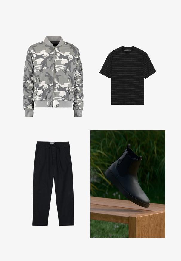 Álcázó bomber dzseki szürke és fehér árnyalataiban, elöl cipzárral, bordás gallérral, oldal zsebekkel és összegyűrt ujjal.; Fekete, rövid ujjú póló, vékony fehér vízszintes csíkokkal. Puha anyagból készült, kerek nyakkivágással és laza fazonnal.; Pier One Vászonnadrágok - black; Fekete bőr bokacsizma elasztikus oldalsó panelekkel, sima textúrával, lekerekített orral és lapos talppal, egy fából készült asztal fölött, zöld növényzet előtt elhelyezve.
