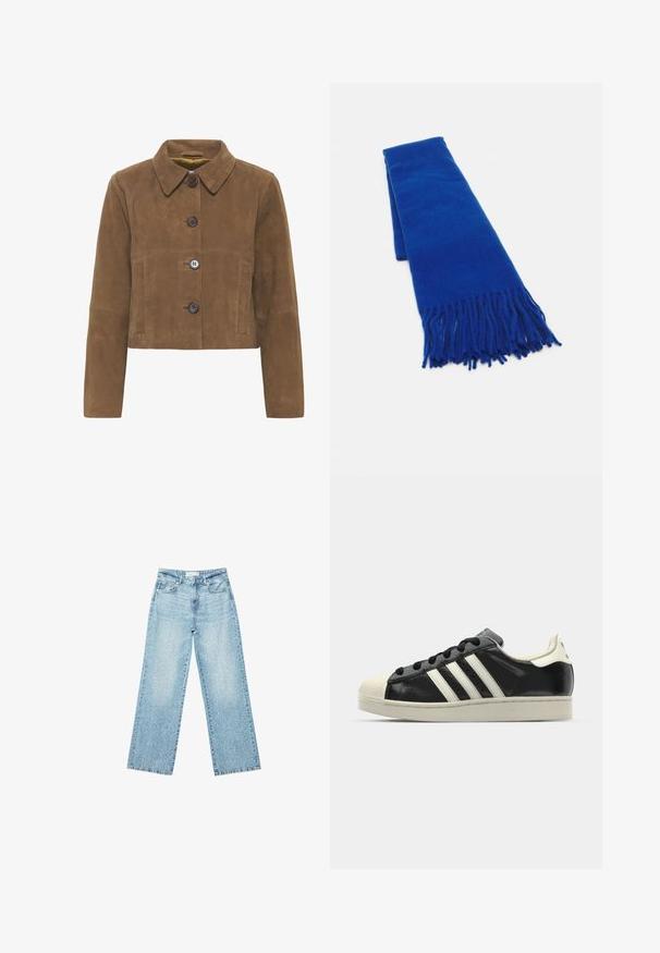 Smeđi zamšasti kratki kaput s ovratnikom, s tri velika gumba, dvama prednjim džepovima i glatkom teksturom.; Crni top bez rukava od pamuka, s okruglim izrezom i širokim izrezima za ruke. Glatka tekstura s ušivenim rubovima. Klasičan, minimalistički dizajn.; Svijetloplave široke traperice s visokim strukom, s izbljeđenim pranjem i malim, raštrkanim oštećenjima na cijeloj površini.; Crni kožni tenisice s bijelim prugama, gumeni zaštitni vrh, crne vezice i bijela potplata boje krem. Glatka tekstura s sjajnim završetkom.; Plavi tkanani šal s resama na krajevima, glatke teksture, pravokutnog oblika i ujednačene boje. Pogodan za hladno vrijeme.