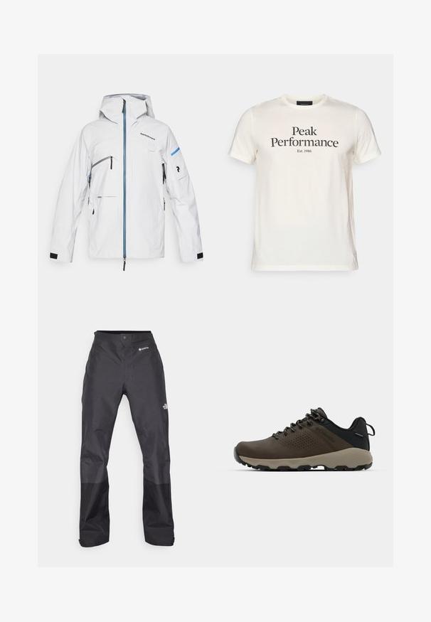 Bijela vodootporna jakna s kapuljačom, plavi patent zatvarač, višestruke džepove i crne čičak manžete; ima minimalistički dizajn i detalj s logom.; Majica od pamuka u boji slonovače s natpisima "Peak Performance" i "Est. 1986" ispisanim crnom bojom, kratkih rukava i okruglim izrezom.; Crne vodootporne hlače s glatkom teksturom, s GORE-TEX logotipom sprijeda i ojačanim donjim dijelovima nogavica za izdržljivost.; Smeđe vodootporne tenisice s teksturiranom gornjom i perforiranim detaljima, crnom potporom za petu i sivim gumiranim potplatom. Čipke su stilizirane s metalnim krajevima.