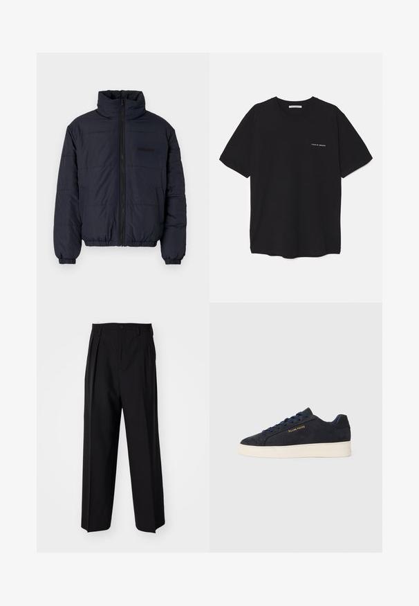 Černá zateplená bunda s vysokým límcem, předním zipem, elastickými manžetami a lemovaným spodním okrajem. Má strukturovaný povrch s horizontálními švy.; Černé bavlněné tričko s kulatým výstřihem, krátkými rukávy a bílým logem potisknutým na levé straně hrudi. Jednoduchý, jednobarevný design.; Černé skládací kalhoty s rovnými, širokými nohavicemi. Vyrobené z hladké tkaniny, se zapínáním na knoflík a poutky na opasek.; Námornická modrá semišová nízká obuv s bílou podrážkou, námořnickými tkaničkami a zlatým logem "Filling Pieces" na boku.
