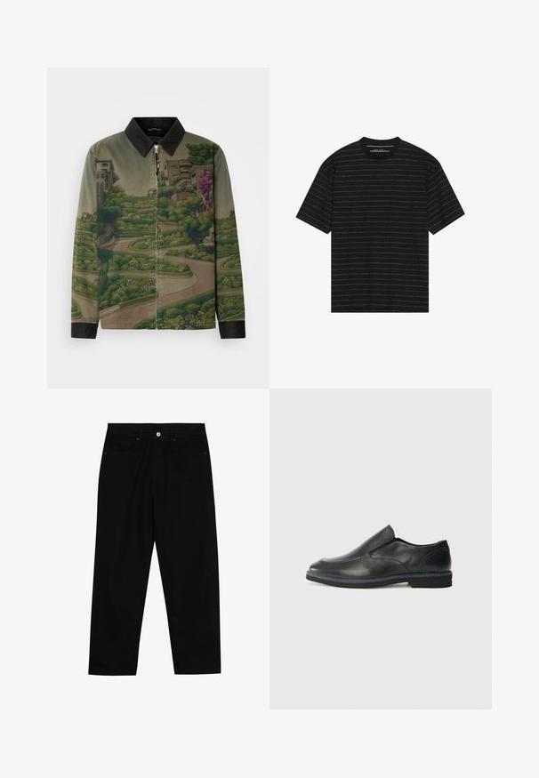 Scotch & Soda PHOTO PRINTED COACH JACKET - Skraistė - khaki; Juoda trumpa rankovė T-marškiniai su plonomis baltomis horizontaliomis juostelėmis. Pagaminti iš minkštos medžiagos, turi apvalią iškirptę ir laisvą siluetą.; Juoda džinsinė kelnė su tiesiu kirpimu, penkių kišenių dizainu ir priekiniais mygtukais. Lygus paviršius su minimaliu siuvimo detalėmis.; Juodai odiniai įtvirtinimo batai su lygiu paviršiumi, siuvinėjimo akcentais, apvalia nosimi ir žemu guminiu kulnu. Pado raštas minimalus.