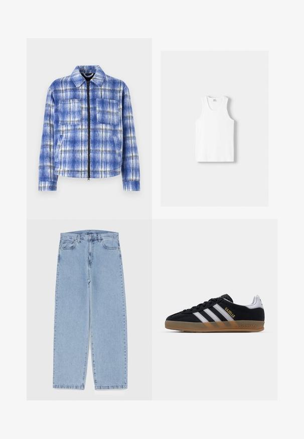 Giacca a quadri blu con zip frontale, due tasche sul petto e colletto strutturato. Realizzata in tessuto testurizzato con dettagli bianchi e neri.; Canotta bianca in cotone con scollatura rotonda, spalline larghe e orlo dritto, caratterizzata da una superficie liscia e senza motivi visibili.; Jeans in denim azzurro chiaro con design a gamba dritta, caratterizzati da una vita media, cinque tasche e chiusura con bottone e zip.; Sneaker in suede nera con strisce bianche, suola in gomma color beige e logo "Gazelle" dorato. Design classico a bassa altezza, con una parte superiore testurizzata.