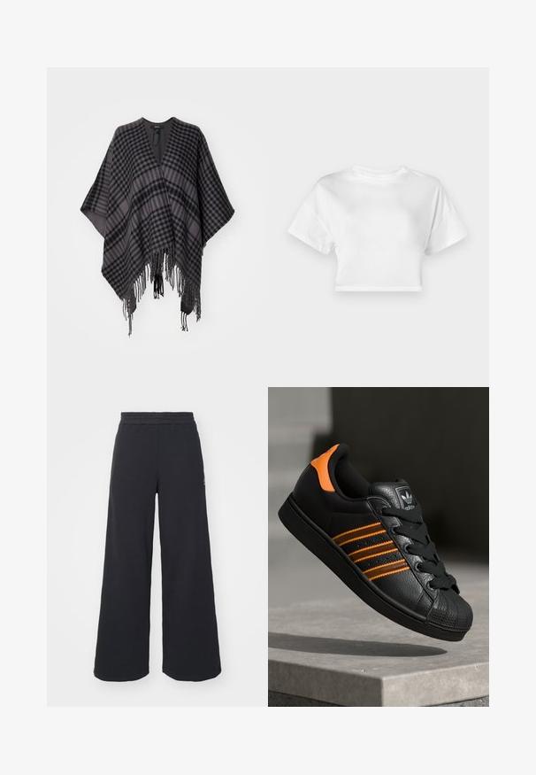 Sötét szürke és fekete árnyalatokban készült kockás poncsó, fodros szegéllyel és laza, nyitott kialakítással. Puha anyagból készült a kényelmes viselet érdekében.; Fehér, pamutból készült rövid ujjú, crop szabású póló. Kerek nyakrész, sima textúra, laza dizájn minta vagy díszítés nélkül.; Fekete, bő szárú melegítőnadrág, puha anyagból készült, rugalmas derékkal és egy kis logóval a bal oldalon.; Fekete sportcipő narancssárga részletekkel, három vízszintes csíkkal, texturált bőr felsőrésszel, gumis orral és fekete fűzőkkel.