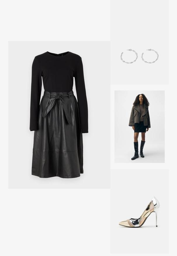 Strukturierte braune Schaffelljacke mit breiten Revers, einem taillierten braunen Pullover, einem schwarzen Minirock und knielangen schwarzen Lederstiefeln.; Schwarzes Langarmoberteil kombiniert mit einem schwarzen Rock aus Kunstleder, der über einen gebundenen Bund und eine glatte, glänzende Textur verfügt.; Spitz zulaufender High-Heel-Schuh in einer Farbgestaltung aus Silber, Gold und Nude. Glänzende Oberfläche mit Ausschnittdesign und stiletto Absatz.; Silberne Creolen mit gedrehter Gestaltung, ausgestattet mit einer polierten Oberfläche und einer Steckverschluss. Sie haben einen Durchmesser von ca. 3 cm.