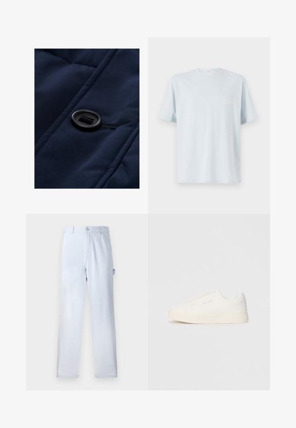 Marineblauwe gewatteerde stof met een gladde textuur, voorzien van een zwarte knop en trekkoord-detail op het oppervlak, waarbij de quiltpatronen worden benadrukt.; Lichtblauw katoenen t-shirt met een ronde hals en korte mouwen. Bevat een klein wit logo op het linkerborstgedeelte. Glad textuur.; Lichtblauwe gestreepte broek van katoen. Rechtaf hangend ontwerp, met een voorknopsluiting en zijzakken. Zachte textuur.; Witte instap sneakers met een gestructureerd oppervlak, een dikke zool en een minimalistisch ontwerp. Bevat het merklogo aan de zijkant.