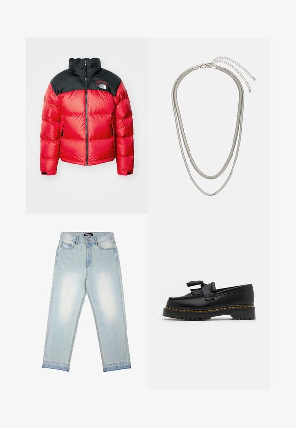 Rød pufferjakke med øverste del i svart kviltet materiale. Har høy krage, glidelås foran, logo på brystet og elastiske mansjetter. Glatt tekstur.; Fem lange ermer T-skjorter på rad: turkis, svart, hvit, mørkegrå og marineblå. Myk stoff med rund halsdesign og standard passform.; Pegador BARROW - Løst sittende jeans - sand washed blue; Svart skinn loafers med en kvastdetalj, med en tjock svart sula och gul sömnad längs kanten. Texturerad yta.; Tre-lags sølvmetallkjede med elegante, fleksible kjeder med en svak glans, sikret med en krabbe-lås og justerbar kjede.