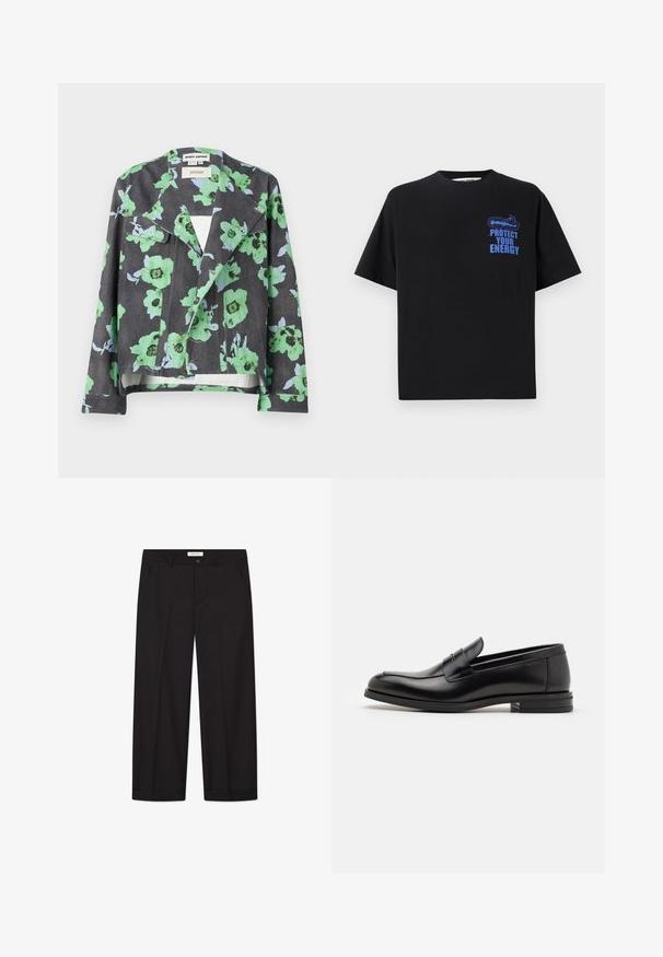 Chaqueta floral con fondo negro, grandes flores verdes y azules, cuello con solapa y bolsillos frontales. Fabricada en tejido texturizado.; Camiseta de algodón negra de manga corta, con el texto azul "PROTEGE TU ENERGÍA" y un diseño gráfico en la parte superior izquierda.; Pantalones de pierna ancha negros, confeccionados con una tela suave. Cuentan con cierre de botón y cremallera, dos bolsillos delanteros y un acabado de dobladillo nítido.; Mocasines de cuero negro con una textura suave, puntera redondeada y una tira decorativa en el empeine. Tacón bajo apilado, diseño minimalista.