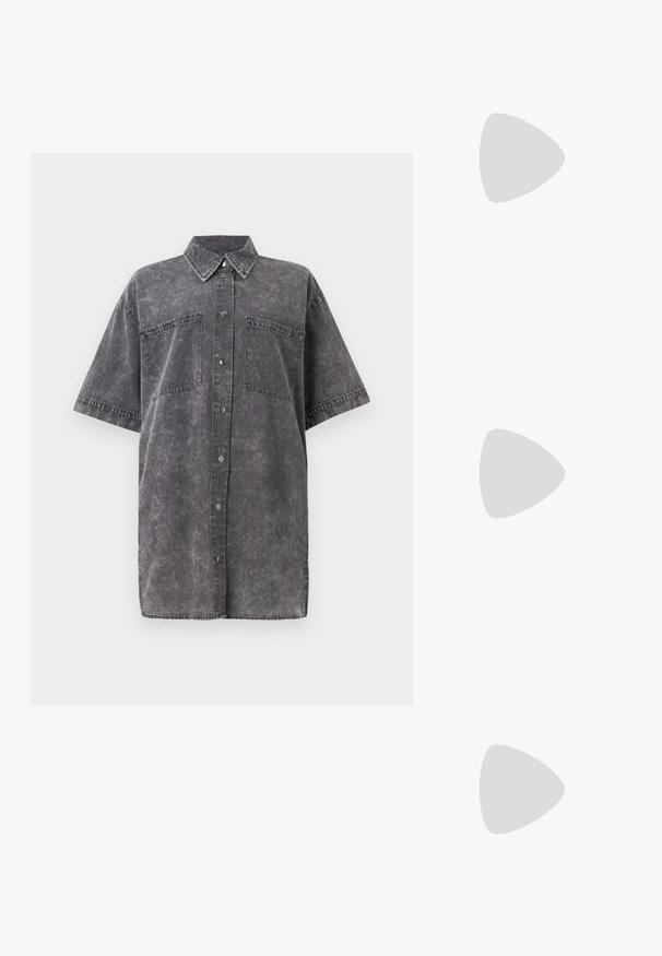 Coral ribbed cotton shirt with a round neck, featuring a visible blue label with "JJXX" text. Smooth texture throughout.; Gray denim oversized shirt with short sleeves, front button closure, two chest pockets, and a faded texture. Classic collar design.; Black leather ballet flats with a pointed toe, ankle tie, and flat sole, featuring a smooth texture and minimalistic design.; Black faux leather handbag with a crocodile texture, cinched top, and a scrunched strap. Appears soft and compact in design.