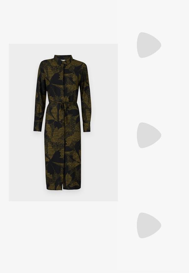 JDY JDYLIZA SHIRT DRESS - Ingruha - winter moss; Fekete lakk bőr, hegyes orrú slingback cipő, boka pántokkal, ezüst csatokkal és hardverelemekkel, valamint karcsú sarkú.; Arany fémes kézi táska, strukturált dizájnnal, sima felülettel és állítható pánttal. Egyedi háromszög alakú, minimalistának mondható varrásokkal rendelkezik.; Aranyszínű fülbevalók, texturált, hullámos formákkal. Tartalmazza a szobrászati klipszes studokat és az open hoop kialakítást, kalapácsos felülettel.