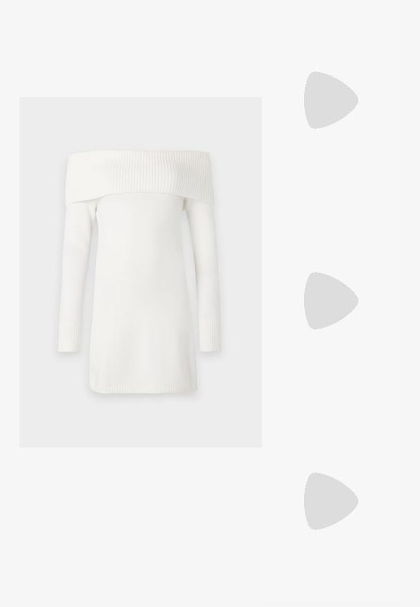 Bela pulover brez naramnic z rebrastim ovratnikom in dolgimi rokavi. Mehka tekstura, zasnova do kolen in prilegajoči se rebrasti manšeti.; Bela sanda s peto na visoki peti z ozkim trakastim dizajnom, kvadratnim prstom in nizkim blokastim petom. Gladek zaključek z nastavljivim detajlom za gleženj.; Bela usnjena torba s strukturirano zasnovo, opremljena z magnetnim zapiranjem in naramnico, prikazana na nevtralni ozadju.; Kremna ušesna traka s prepletenim dizajnom, uparjena s bež in belimi črtastimi majicami z okroglim izrezom. Diskretni nakit.