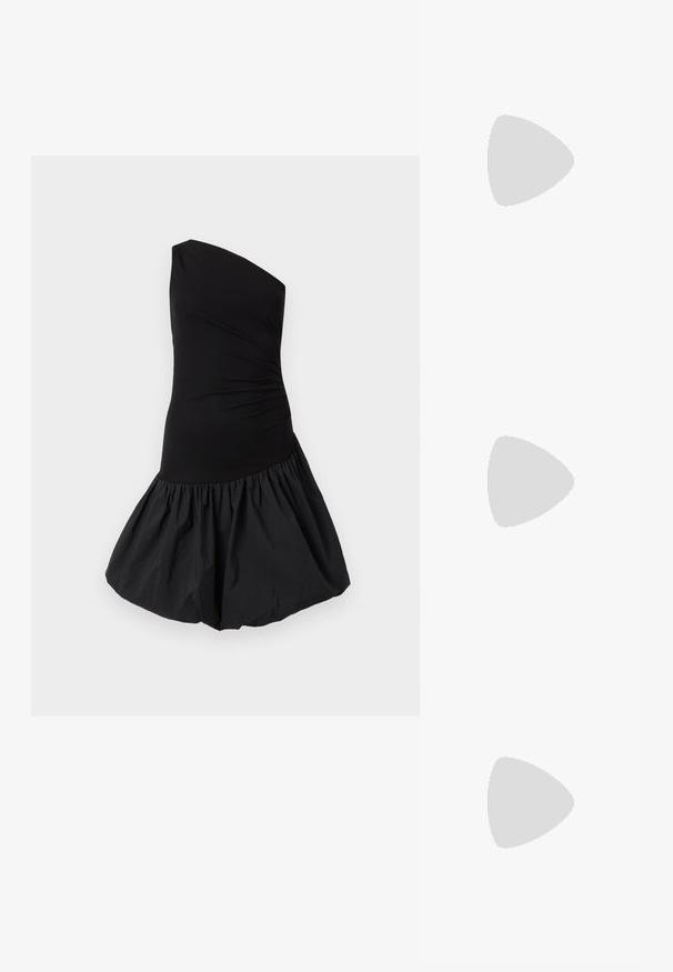 Yksi olkapää musta mekko, jossa on tiukka bodysuit ja tilava, rypytetty hame. Valmistettu sileästä, kevyestä kankaasta, jossa on mattapinta.; Mustat nahka nilkkurit, joissa on pussimainen muotoilu, nelikulmainen kärki ja sivuistukko. Paksu pohja lisää korkeutta ja vakautta.; Vaaleanpunaiset aurinkolasit, joissa on geometrinen kehys, yhdistettynä pehmeään laventelinväriseen toppiin, jossa on pyöreä pääntie ja hihattomat hihat.; Musta nahkainen käsilaukku, jossa on käännettävä läppä, kultasävyinen ketjuolkaintuki ja logolevy etuosassa. Tasainen pinta.