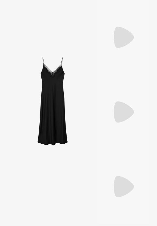 Svart kortärmad T-shirt gjord av mjuk bomull. Har en vid halsringning och en figurnära design med en slät yta utan synliga mönster.; Svart ärmlös klänning med tunna axelband, med en V-ringning med spetsdetaljer och en flödande silhuett, tillverkad av mjukt tyg.; Svart mocka slip-on-sko med spetsig tå och en liten dekorativ rosett på framfoten, med platt sula och öppen bak.; Svarta, vinklade solglasögon med grå linser; tillverkade av plast, med tjocka skalmar med en slät yta och utan synlig hårdvara.; Virkat väska i ljusbeige, med ett texturerat mönster. Guld kedjesnodd, med dekorativa nitar längs kanterna för extra detalj.