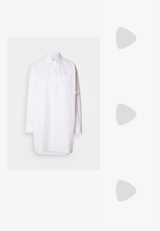 Calvin Klein Jeans OVERSIZED MINI SHIRTDRESS - Särkkleit - brilliant white; Must sünge mustast lakknahast loafer ruudukujulise varbaga, kogutud detailide, madala plokknõelaga ja tagaküljel tõmbluku lingiga valge tausta peal.; Musthave mustrans vöö ja eemaldatav õlarihm. Gludike nahk siledaga, millel on tõmblukk ja logo detail.; Polished hõbedased kuplikuulidega kumerad kõrvarõngad, millel on hingedega klambrid, valgel taustal.