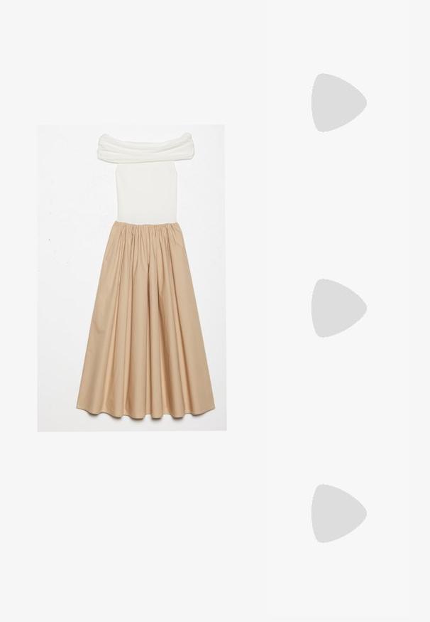 Vestido de hombros descubiertos con un cuerpo ajustado de canalé blanco y una falda fluida color beige, fruncida en la cintura para crear una silueta voluminosa.; Sandalias de plataforma metálicas doradas con un chunky block heel, puntera abierta y tiras cruzadas en el tobillo con detalles de hebilla. Textura suave.; Bolso de mano de cuero blanco con un diseño estructurado, que presenta un cierre magnético y una correa para el hombro, exhibido sobre un fondo neutro.; Pendientes en tono plateado con un diseño de aro retorcido, que presentan una superficie texturizada y detalles acanalados, asegurados con un cierre de pua.