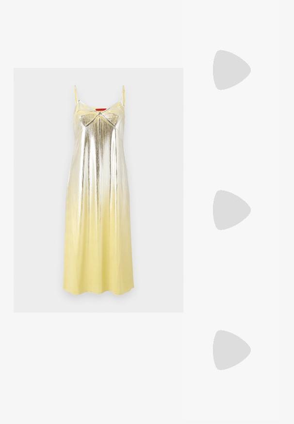 MAX&Co. BRIGHTON - Cocktailkleid/festliches Kleid - yellow; Gelbe lackierte Slingback-Schuhe mit spitzer Zehenpartie, einzigartigem Ausschnitt an der Seite und kleinem, abgerundetem Absatz.; Weiße Kunstleder-Handtasche mit umklappbarem Deckel, goldfarbener Hardware und abnehmbarem Schultergurt. Verfügt über einen Schnallenverschluss und eine glatte Textur.; Weiße Handschuhe aus Spitze und Leder, mit floralen Applikationen auf dem linken Handschuh und einem glatten Lederpatch auf dem rechten. Gummierte Bündchen.