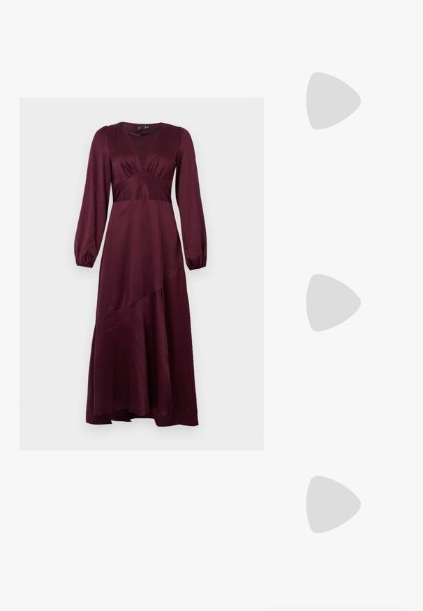 Langermet, dyp burgunder satengkledd kjole med V-hals, tilpasset midje, rynket utringning, og asymmetrisk kant.; Simmi London MACIA - Sandaler med høye hæler - chocolate; Gul faux-krokodille veske med en strukturert design, toppen håndtak, avtagbar kjede stropp, og dekorativ krystallbortsettelse på låsen.; Gullfarget metalløredobber med et elegant, buet design. Har en karakteristisk spiss form, polert overflate og hengsel-lukking.