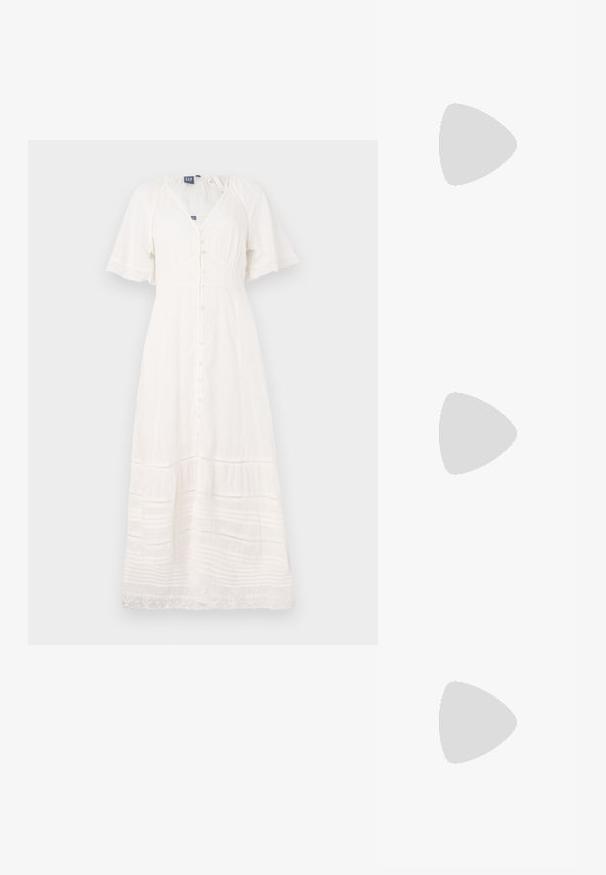 Robe maxi blanche en tissu léger avec des manches courtes, un décolleté en V et des boutons sur le devant ; présente des rayures texturées et des bordures en dentelle.; T-shirt en coton blanc avec un grand graphisme de homard rouge vif sur le devant. Manches courtes et design à col rond standard.; Baskets montantes en toile blanche avec semelle en caoutchouc noir, capuchon en caoutchouc à l'avant, et six œillets pour les lacets, présentant un design épuré et minimaliste.; Sac à main en cuir rouge avec un design angulaire et géométrique. Il dispose d'une seule sangle ajustable et d'une fermeture à rabat avec un detailing cousu.