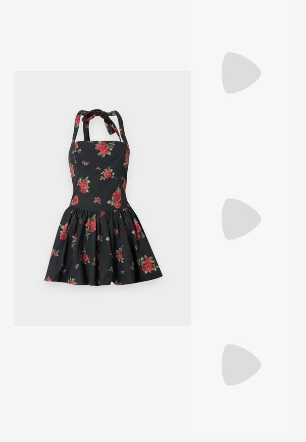 Musta kukallinen mekko, jossa on istuva yläosa ja levenevä hame, koristeltuna punaisilla ruusuilla ja vihreillä lehdillä. Solmittava kaulassa. Puuvillaa.; Valkoinen puuvillapaita, jossa on suuri, kirkkaan punainen hummerigrafiikka edessä. Lyhyet hihat ja standardi pyöreä kaula-aukko.; Valkoiset korkeavartiset kangaskengät mustalla kumipohjalla, edessä kuminen varvasosa ja kuusi nauha-aukkoa, puhtaan minimalistisella muotoilulla.; Punainen nahkalaukku, jossa on kulmikas, geometrinen muotoilu. Varustettu yhdellä säädettävällä hihnalla ja läpällä, jossa on ommeltu yksityiskohtia.