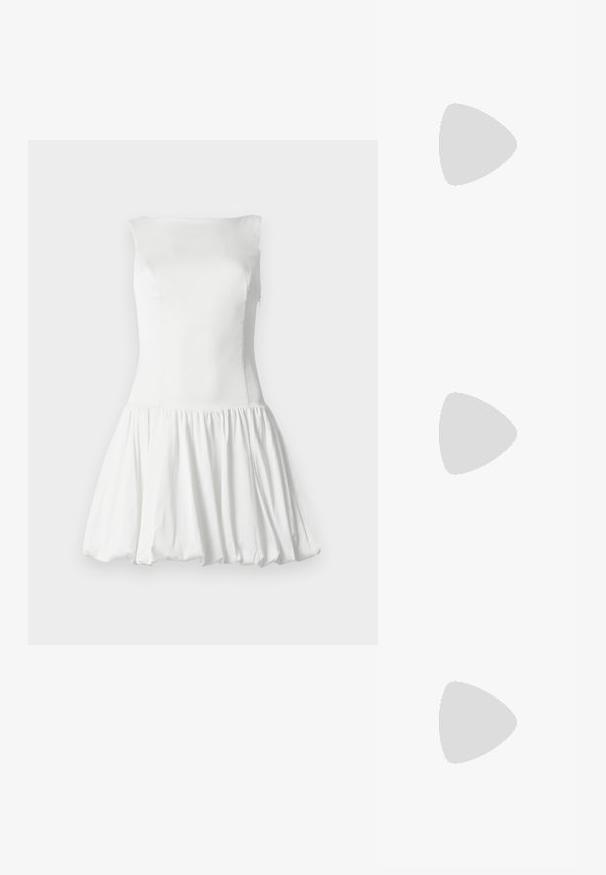 Rochie albă fără mâneci, cu un corset ajustat și fustă evazată plisată. Textură netedă cu o cădere moale. Fără modele vizibile sau accesorii metalice.; Sandale cu toc alb, realizate dintr-un material texturat, având un accent floral larg pe vârful încălțămintei, curele subțiri și un toc stiletto de înălțime medie.; RALPH Ralph Lauren Ochelari de soare - shiny solid beige; Geantă neagră din piele ecologică, cu un accent argintiu în formă de stea, mânere duale și o curea de umăr ajustabilă.