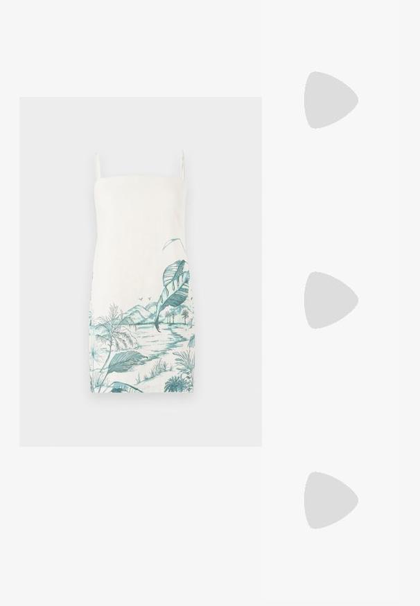 Ärmelloses cremefarbenes Kleid mit einem türkisfarbenen botanischen Landschaftsdrift, der Blätter, Berge und Wasser zeigt, aus leichtem Stoff gefertigt.; Braune patentierte Lederpumps mit quadratischer Zehenform, strukturiertem Krokodilmuster, Knöchelriemen mit goldener Schnalle und blockiertem Absatz.; Braune Schildpatt-Brille mit ovalen Gläsern, dünnen Bügeln und transparenten Akzenten. Verfügt über ein dezentes Logo am Bügel. Elegantes, leichtes Design.; Braune Leder-Crossbody-Tasche mit geschwungener Form, goldfarbenen Beschlägen und einer Schnallenakzentuierung. Verfügt über einen abnehmbaren Schultergurt.
