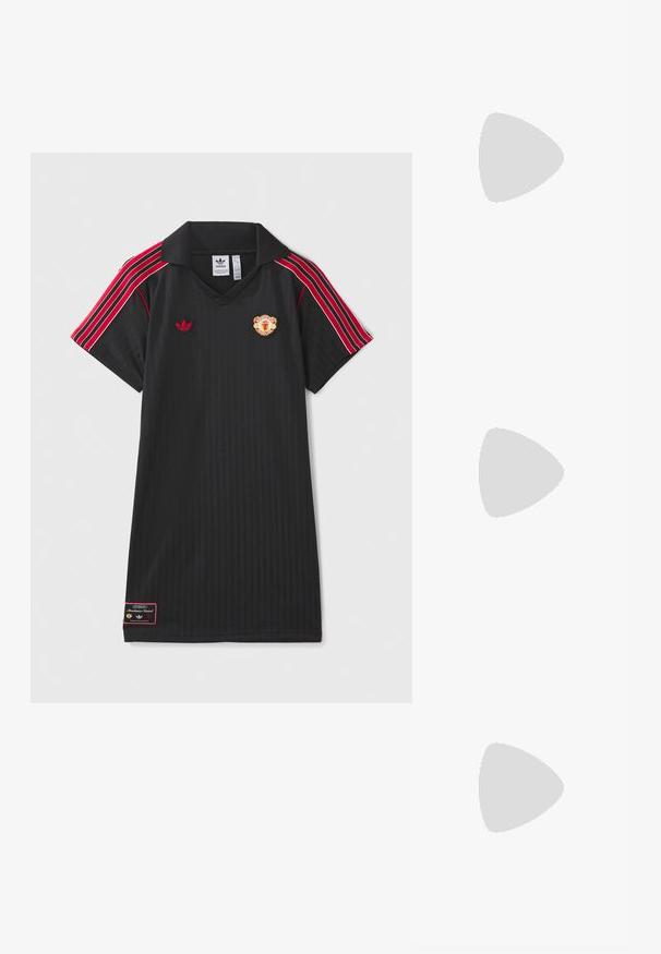 Camiseta deportiva negra con rayas verticales, detalles rojos y un cuello. Presenta el logo de Adidas y el emblema de Manchester United en el pecho.; Camiseta de algodón blanca con un gran gráfico de langosta roja brillante en la parte frontal. Diseño de mangas cortas y cuello redondo estándar.; Zapatilla de lona alta blanca con suela de goma negra, puntera de goma frontal y seis ojetes para los cordones, que presenta un diseño limpio y minimalista.; Bolso de cuero rojo con un diseño angular y geométrico. Cuenta con una única correa ajustable y un cierre de solapa con detalles de costura.