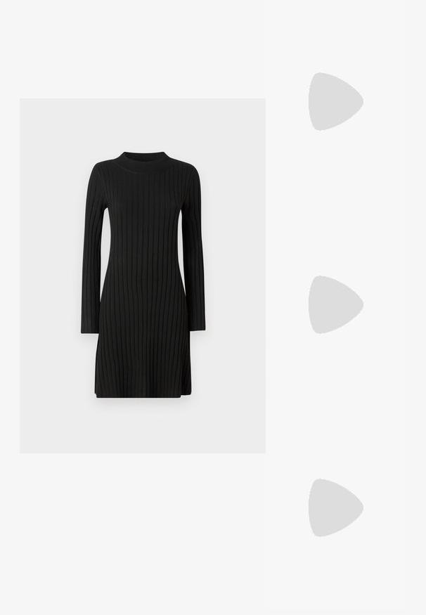 Vestido de malha canelada preto com mangas longas, decote alto e uma silhueta ligeiramente em A, apresentando riscas verticais por todo o vestido.; Sapato slingback preto em pele patentada com bico apontado, tiras no tornozelo apresentando fivelas e acessórios prateados, e um salto elegante.; Bolsa preta feita de couro sintético com um acessório prateado em forma de estrela, alças duplas e uma alça de ombro ajustável.; Brincos em tom de ouro com formas onduladas e texturizadas. Inclui studs escultóricos com presilha e um design de argola aberta com um acabamento martelado.