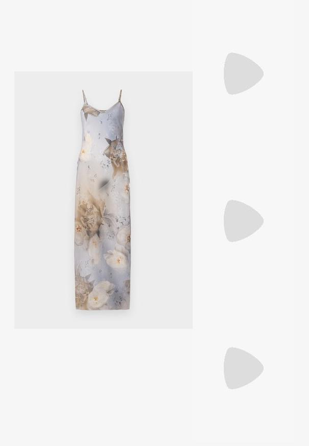 Abito midi a fiori con spalline sottili, che presenta uno sfondo sfumato in azzurro chiaro e beige, con grandi disegni di fiori bianchi e dorati.; Scarpa slingback a punta in pelle bianca sporca, caratterizzata da un tacco basso e un design con ritagli, dal texture liscia e con accenti minimi.; Borsa a mano in pelle nera con un design strutturato, caratterizzata da una forma corta, manico superiore e accessori in metallo dorato. Inclusa tracolla regolabile.; Orecchini in ottone con design arrotondato e diviso, caratterizzati da un piccolo accento a forma di foglia; texture liscia con finitura lucida.