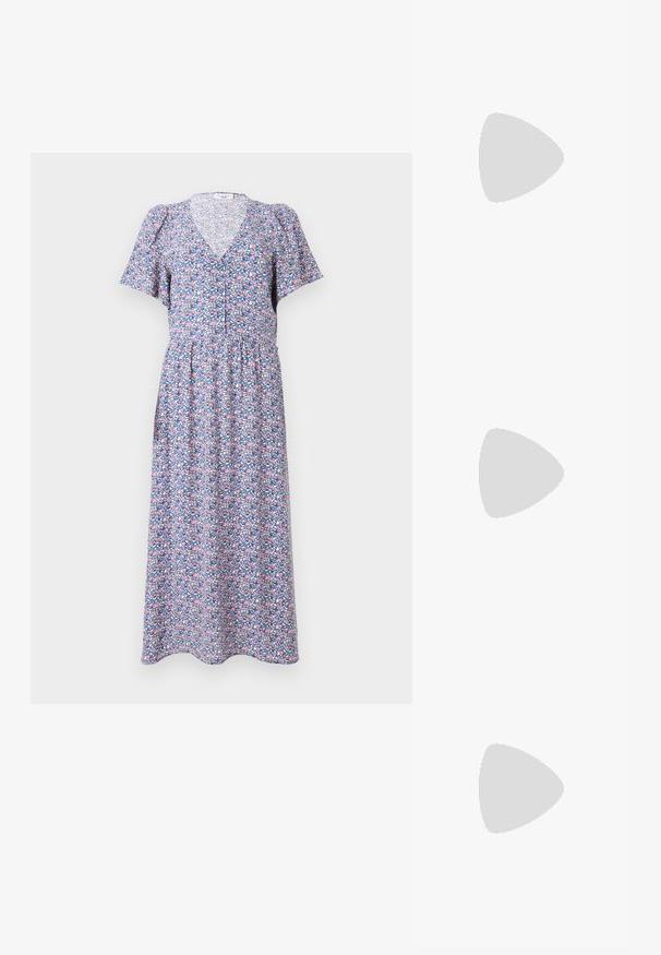 Blommig midiklänning med V-ringning, korta puffärmar och en figurnära bodice. Har ett färgglatt mönster på en ljusblå bakgrund.; Brun långärmad topp med bred halsringning och en knutdetalj på ena sidan, tillverkad av mjukt, texturerat tyg.; Rosa mockaskinn högklackad sandal med blockklack, öppen tå och ankelrem med guldspänne. Platt framskaft.; Brun faux läder axelväska med rundad form, minimal sömnad och detaljer i guldfärgad hårdvara. Har en övre dragkedjestängning och justerbar rem.