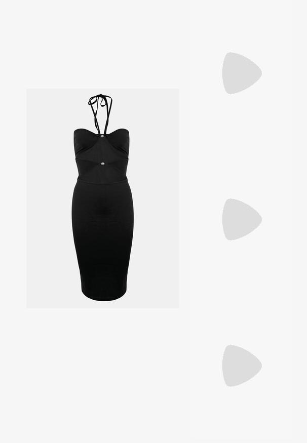 OW Collection ZITA - Cocktailklänning - black; Svarta mocka plattformsskor med tjock klack, rund tå och ankelsnodd som är säkrad med en metallspänne. Slät yta hela vägen.; Guldörhängen med en polerad finish, som har en rund design och låsning. Snygg, slät textur med en glänsande yta.; Svart läderplånbok med vikbar lucka, guldhardware och logotypdetalj. Inkluderar en avtagbar rem för bärande.