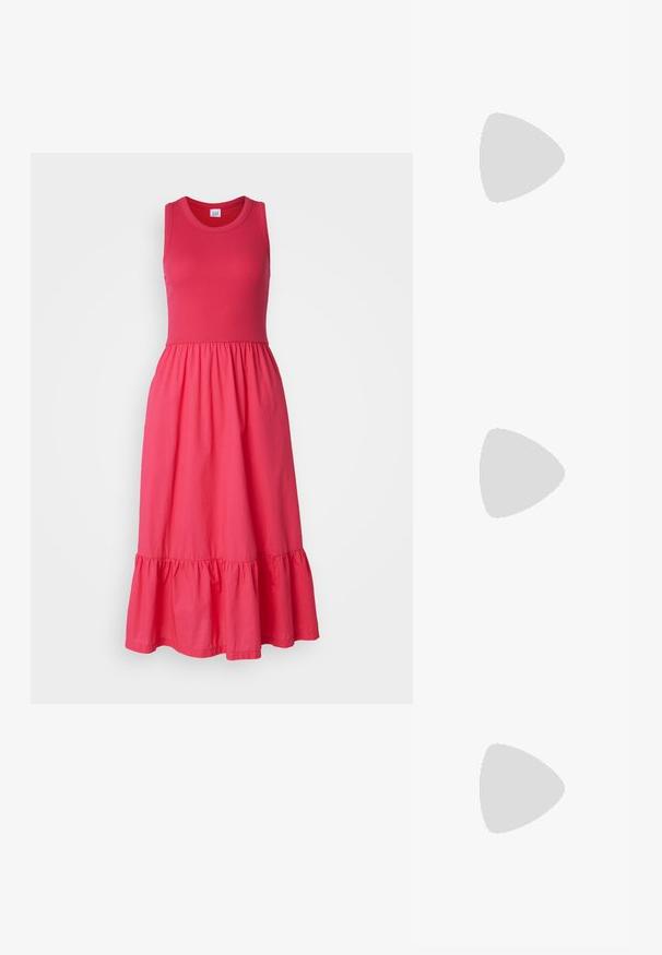 GAP MIDI DRESS - Vapaa-ajan mekko - pink hibiscus; Mustat patentoitu nahkakengät, joissa on säären takaosa ja terävä kärki, sekä geometrinen palikkakorko. Sisältää tyylikkään, minimalistisen muotoilun ja sileän pinnan.; Musta nahkainen käsilaukku, joka on kaareva muotoilultaan, irrotettavalla hihnalla ja kultaisilla yksityiskohdilla. Laukussa on läppä, jossa on solk yksityiskohta.; Kultaketju, jossa on orgaaninen, kierretty muotoilu, sileä pinta ja cappatut päät, luoden modernin, veistoksellisen ilmeen.
