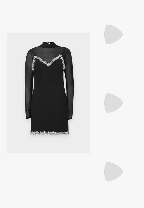 Črna obleka s prosojnimi dolgimi rokavi, visokim ovratnikom in V-izrezom, okrašenim z rožnatimi dodatki vzdolž prsi in roba.; Črne usnjene balerinke z zaobljenim nosom, gladko teksturo, minimalnimi šivi in fleksibilno zasnovo podplata.; Zelena in vzorčasta sončna očala z geometrijskim okvirjem; temna leča; model nosi teksturiran črn blazer čez svetlo majico.; Črna sintetična torba za ramo s ukrivljeno silhueto, teksturirano površino, zlatim trikotnim logotipom in odstranljivimi dodatki.