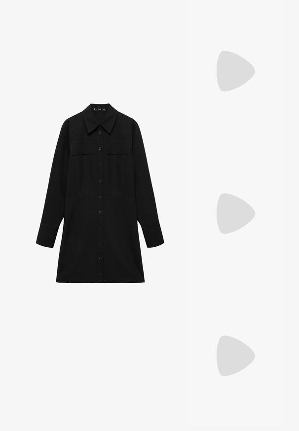 Črna dolga majica obleka z dolgimi rokavi iz gladkega materiala, z gumbom po sprednji strani, dvema žepoma na prsih in klasičnim ovratnikom.; Črne patentični usnjeni salonarji s slingback designom, z zašiljenim nosom, izrezanim stranskim dizajnom in majhnim kvadratnim peto. Gladka tekstura z minimalnimi detajli.; Rjave osmerokotne sončne naočale s prozornim amber okvirjem in rjavimi lečami s senco. Imajo kovinski detajl na mostu in vitke temple.; Rjava tkana usnjena torbica s sproščenim, trikotnim oblikovanjem. Ima pleten ročaj in zadrgo na vrhu.