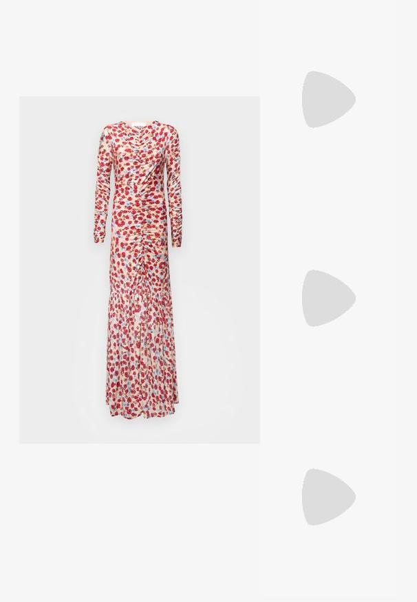 Malina DANIELLE DRAPED DRESS - Džersejové šaty - mini rose; Lodičková obuv so špicatou špičkou v béžovej kože, s nízkym opätkom a vykrojeným dizajnom, hladkou textúrou a minimálnymi akcentmi.; Čierna kožená kabelka s textúrovaným povrchom, ktorá má dve vrchné rukoväte, odnímateľný popruh cez rameno a strieborný uzáver.; Strieborné kruhové náušnice s hladkým, zakriveným dizajnom. Majú lesklý kovový povrch a zapínanie na kolík. Žiadne viditeľné vzory ani akcenty.
