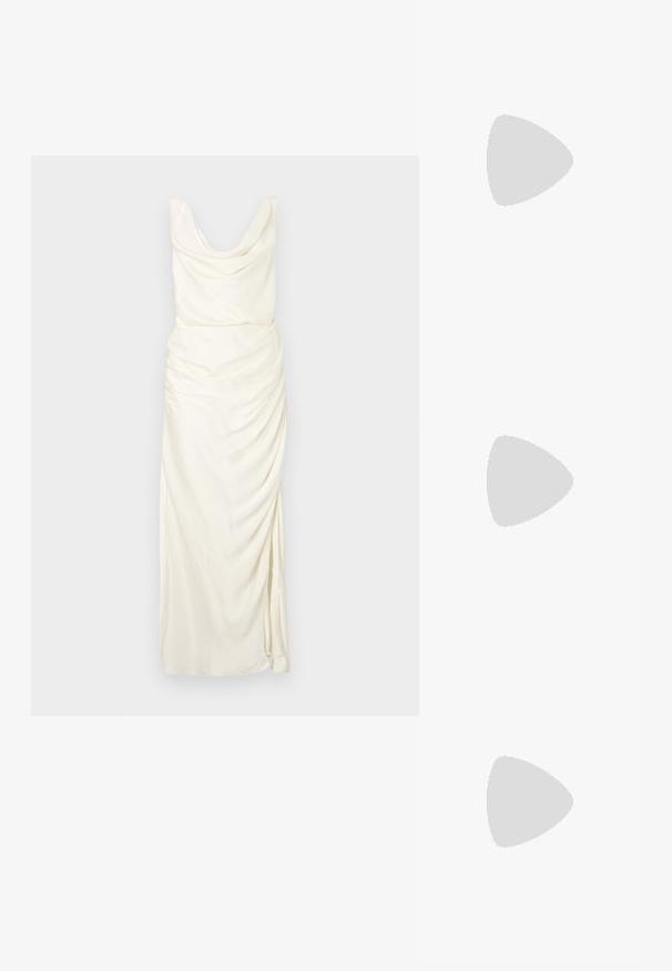 Klänning med krage i off-white tyg, med draperade detaljer, en figursydd silhuett och ett högt avslits på ena sidan.; Gula klacksandaler med blockklack, tre justerbara remmar, fyrkantig tådesign, slätt syntetmaterial och spännen i silverfärg.; Brun vävd läderhandväska med ett böjt, knutet handtag och en dragkedjestängning. Slät textur och rundad form.; Guldtonad rektangulär armbandsklocka med en vit urtavla, silvertonade timmarkörer och ett hållbart metallarmband. Vattentålig funktion ingår.