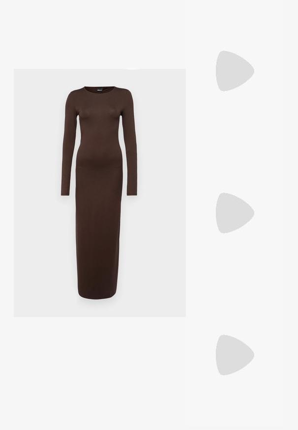 Gina Tricot SOFT TOUCH MAXI DRESS - Haljina od žerseja - java; Smeđe kožne kauboj čizme s šiljastim vrhom i blok-potpeticom, s detaljno izvezenim šavovima i uzdignutim naglascima na okovu.; Crna kožna clutch torbica s preklopom i zlatnim metalnim detaljem kopče. Uključuje crnu trakicu i elegantan, minimalistički dizajn.; Srebrne naušnice s obručima i uvijenim dizajnom, s poliranim završetkom i pričvršćivanjem na stražnjoj strani. Mjere otprilike 3 cm u promjeru.