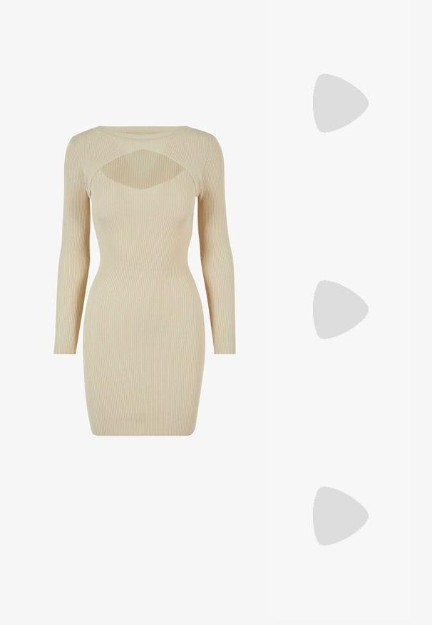 Abito lavorato a maglia di un beige chiaro con maniche lunghe, texture a coste e un design di taglio unico sotto il collo. Silhouette attillata.; Slingback bianco con punta affusolata, materiale superiore liscio, tacco basso a blocco e design con ritagli laterali, dotato di cinturino regolabile con fibbia.; Occhiali da sole rotondi con lenti scure e montatura dorata. Il modello indossa un cardigan leggero azzurro a costine con bottoni e maniche bianche a contrasto.; Wristlet Michael Kors in tela rivestita beige con motivo a logo MK ripetuto, hardware dorato e tracolla a catena staccabile.